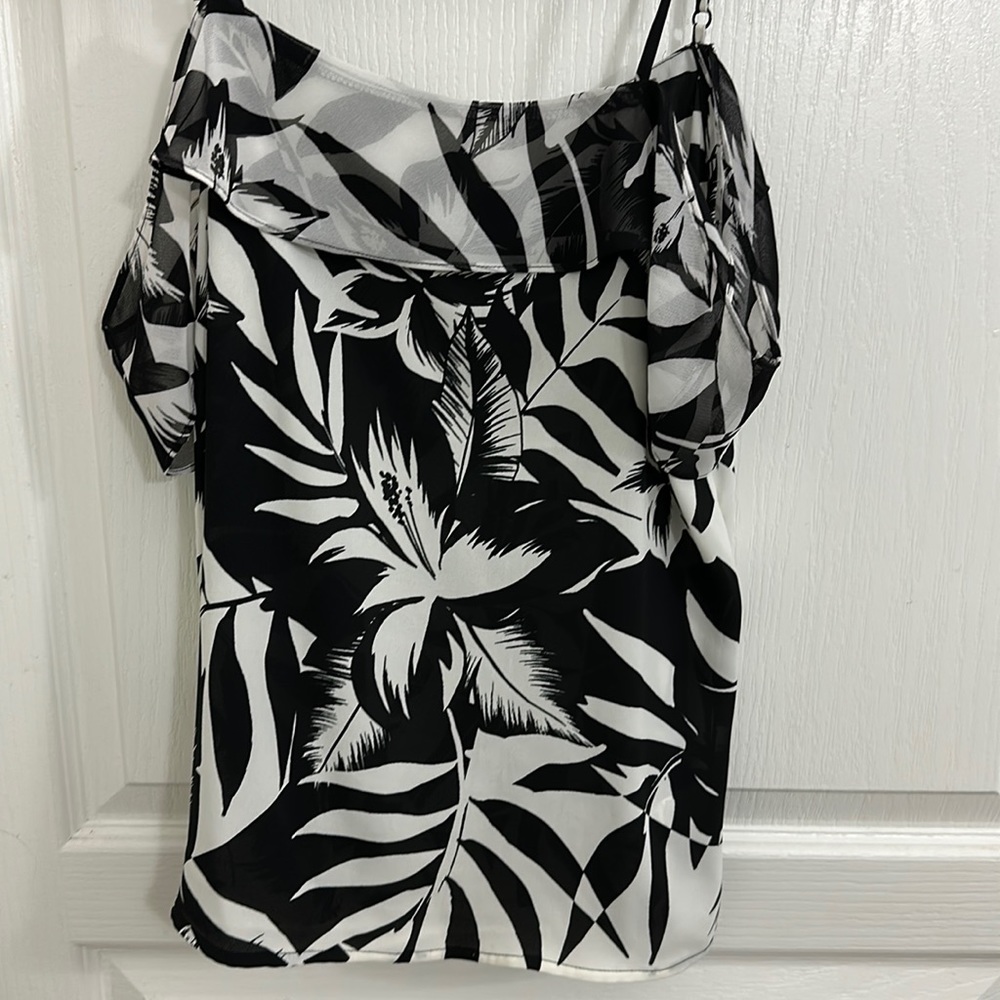 Express Black White Off the Shoulder Top Size Small 100% Polyester